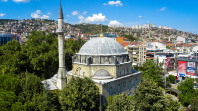 Mevlid Kandili vesilesiyle Kocaeli’de vatandaşlar ibadet için camilere yöneldi. Fırınlar