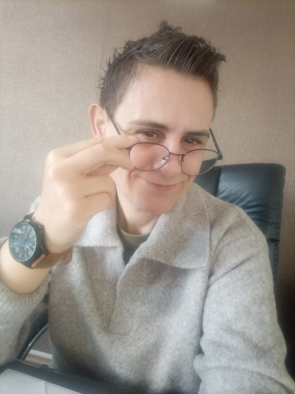 1976 İzmit doğumlu olan Uğur Ulusoy, Kocaeli merkezli gazeteci ve