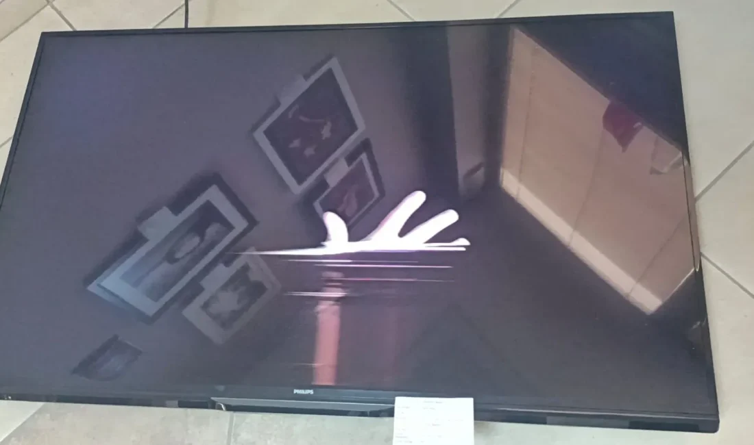 Televizyonu yere indirerek algıyı değiştiren Kocaeli Üniversitesi Güzel Sanatlar Fakültesi