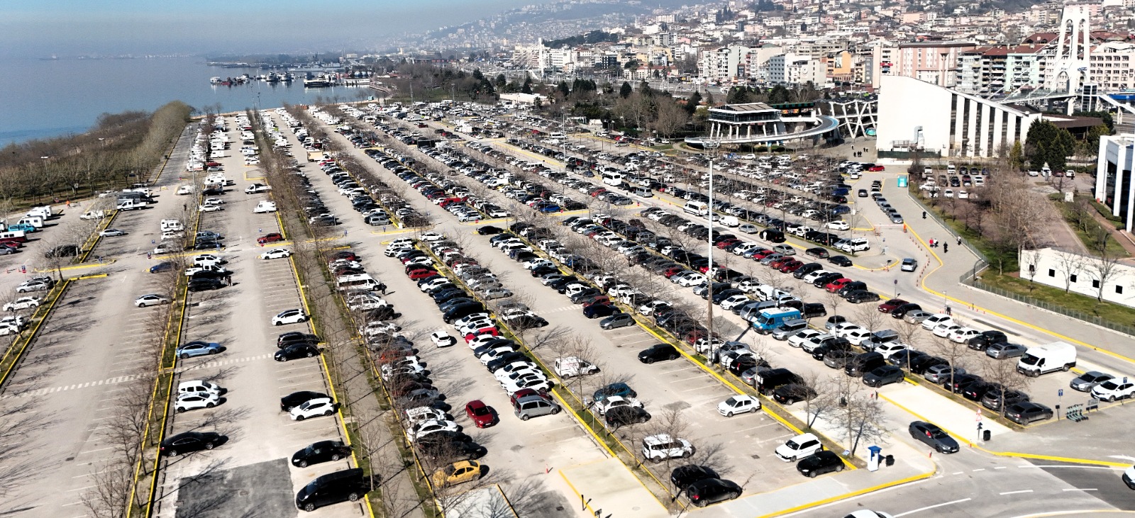 Kocaeli şehir merkezinde araç park düzenini kökten değiştirecek yeni bir