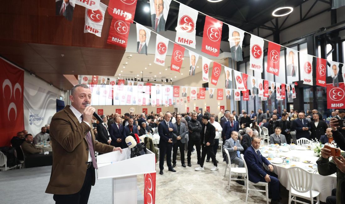 Kocaeli Büyükşehir Belediye Başkanı Tahir Büyükakın, MHP Kocaeli İl Başkanlığının