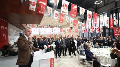 Kocaeli Büyükşehir Belediye Başkanı Tahir Büyükakın, MHP Kocaeli İl Başkanlığının