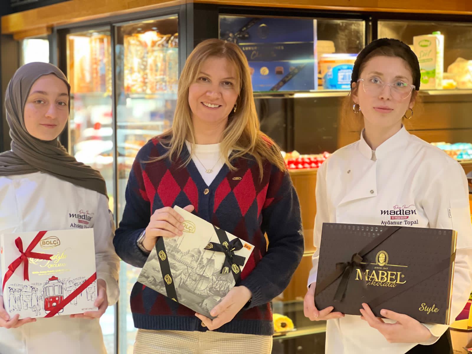 İzmit’in kalbinde lezzetiyle hafızalara kazınan Madlen, bayram öncesi yayımladığı mesajla