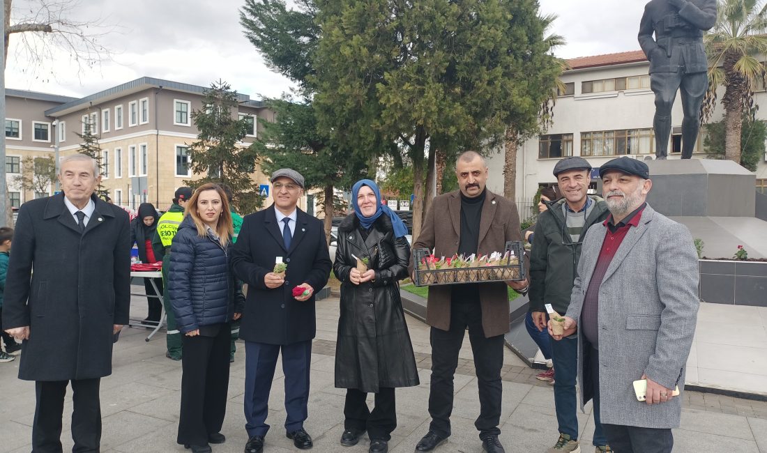 İYİ Parti Gölcük İlçe Başkanı Mustafa Çalışkan ve yönetimi, 8