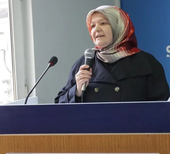 Saadet Partisi Kocaeli İl Kadın Kolları Başkanı Neşe Küçükemirler, 8