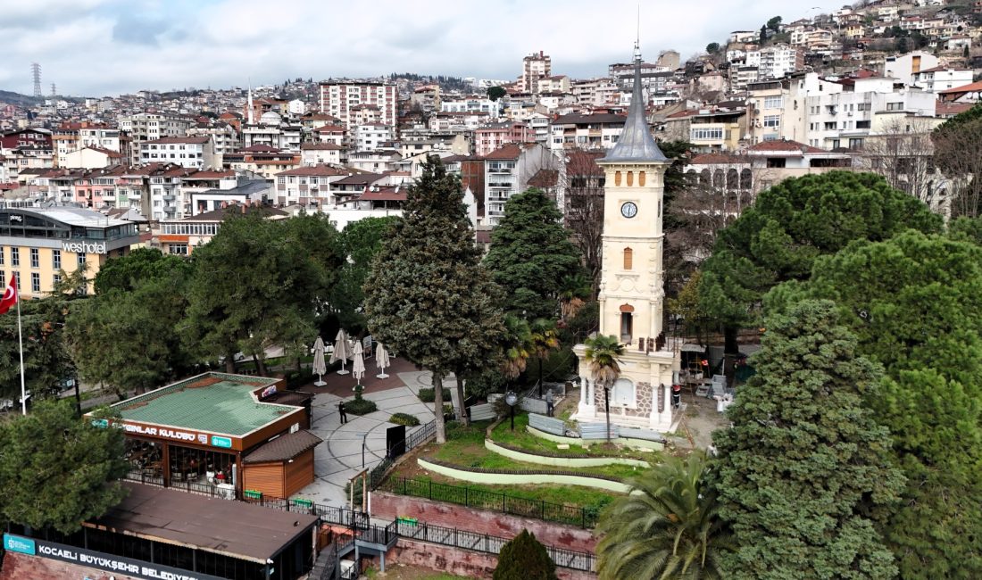 Kocaeli Büyükşehir Belediyesi, İzmit Saat Kulesi’nde yürüttüğü restorasyon çalışmalarının tamamlanmasının