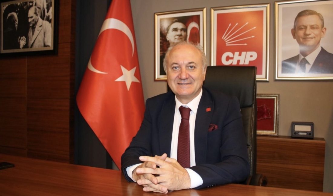 Özgür Özel için 81 il başkanı harekete geçti CHP’nin 81 il başkanı tarafından yayımlanan ortak açıklamada, Genel Başkan