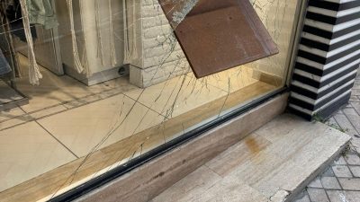 İzmit’in en işlek noktalarından Fethiye Caddesi’nde sabaha karşı yaşanan olay