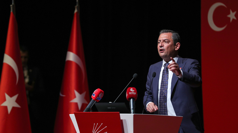 CHP’de yaşanan kurultay ve yönetim tartışmaları sürerken Ankara kulislerinde yeni